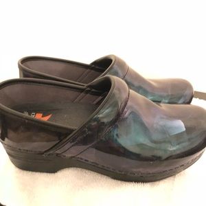 NWOT Dansko nursing clogs